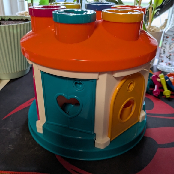 Battat - Shape & Color Sorting Toy - Developmental Toy - Pattern Matching Game - Picture 4 of 8